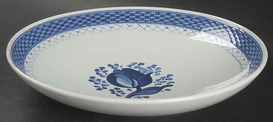 Tranquebar Blue (Rim, Wide Lattice Band) 9" Round Vegetable Bowl by Royal Copenhagen-1