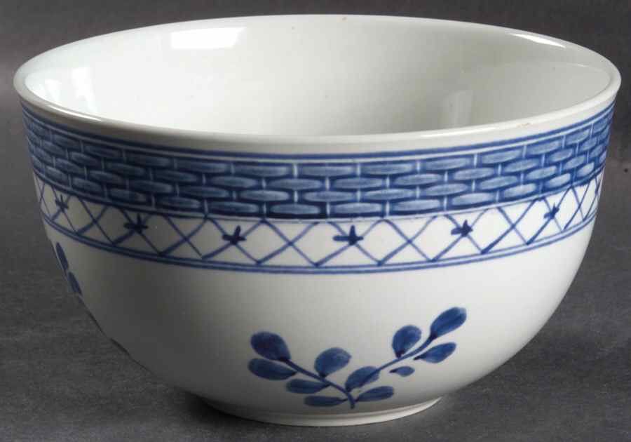 Tranquebar Blue (Rim, Wide Lattice Band) Bowl Waste by Royal Copenhagen-1
