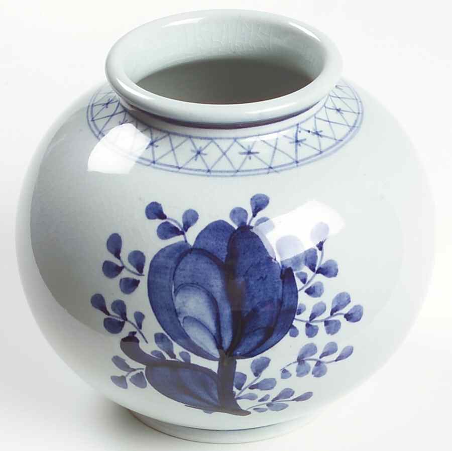 Tranquebar Blue (Rim, Wide Lattice Band) 4" Vase by Royal Copenhagen-1