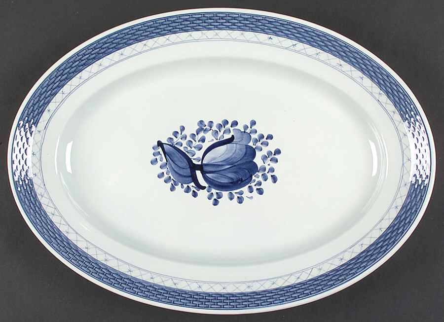 Tranquebar Blue (Rim, Wide Lattice Band) 15" Oval Serving Platter by Royal Copenhagen-1