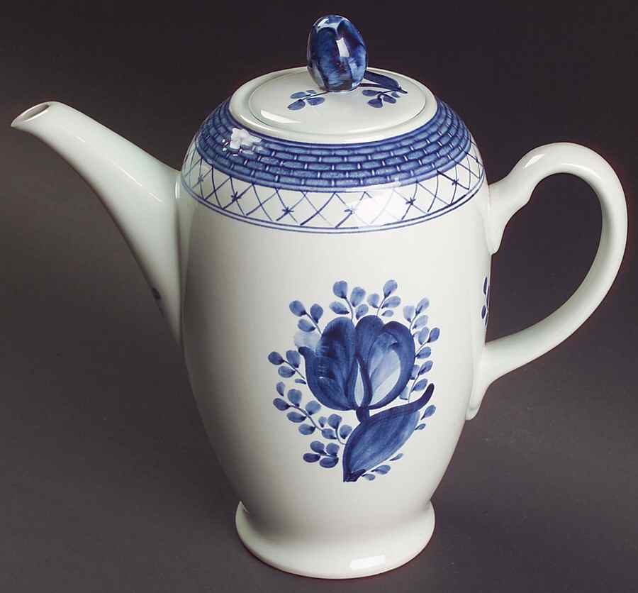 Tranquebar Blue (Rim, Wide Lattice Band) Coffee Pot & Lid by Royal Copenhagen-1