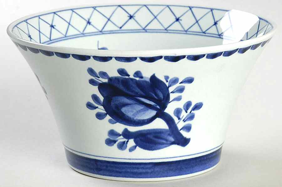Tranquebar Blue (Rim, Wide Lattice Band) Small Cachepot by Royal Copenhagen-1
