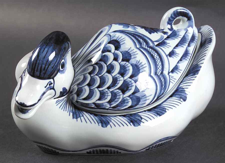 Tranquebar Blue (Rim, Wide Lattice Band) Duck Bon Bon & Lid by Royal Copenhagen-1