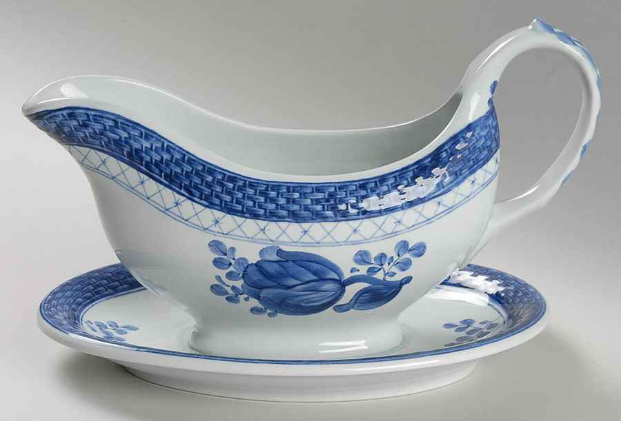 Tranquebar Blue (Rim, Wide Lattice Band) Gravy Boat with Attached Underplate by Royal Copenhagen-1