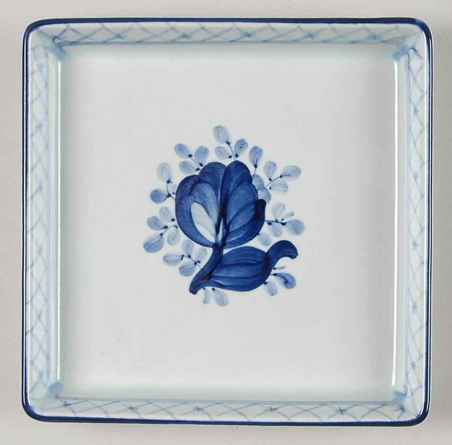 Tranquebar Blue (Rim, Wide Lattice Band) Pickle Dish by Royal Copenhagen-1