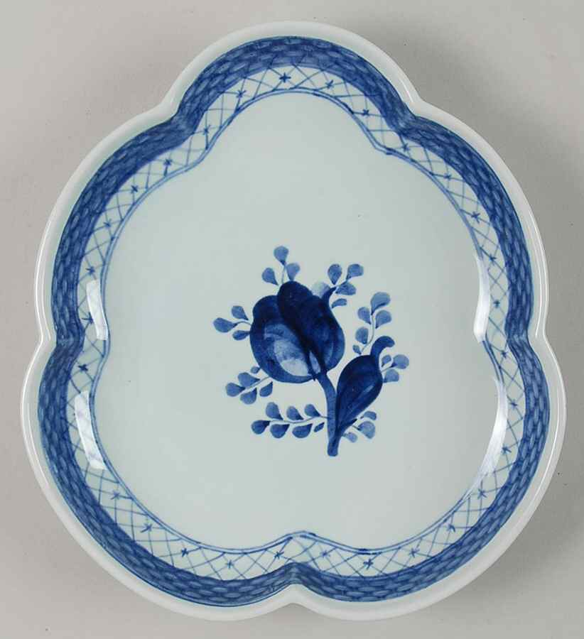 Tranquebar Blue (Rim, Wide Lattice Band) Pickle Dish by Royal Copenhagen-1