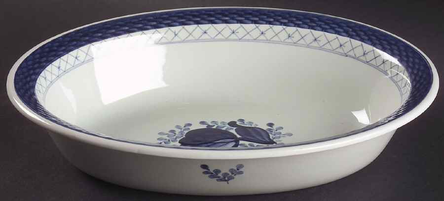 Tranquebar Blue (Rim, Wide Lattice Band) 11" Oval Vegetable Bowl by Royal Copenhagen-1