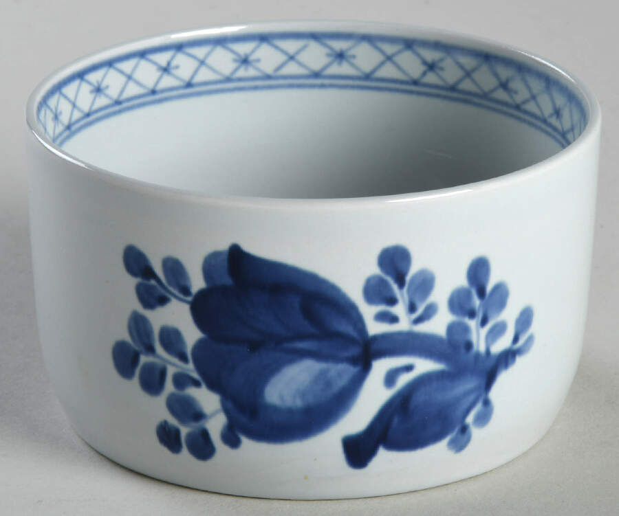 Tranquebar Blue (Rim, Narrow Lattice Band) Open Sugar Bowl by Royal Copenhagen-1