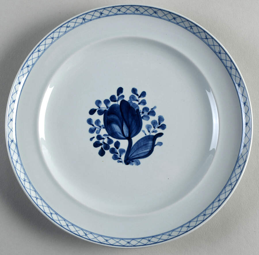 Tranquebar Blue (Rim, Narrow Lattice Band) Salad Plate by Royal Copenhagen-1
