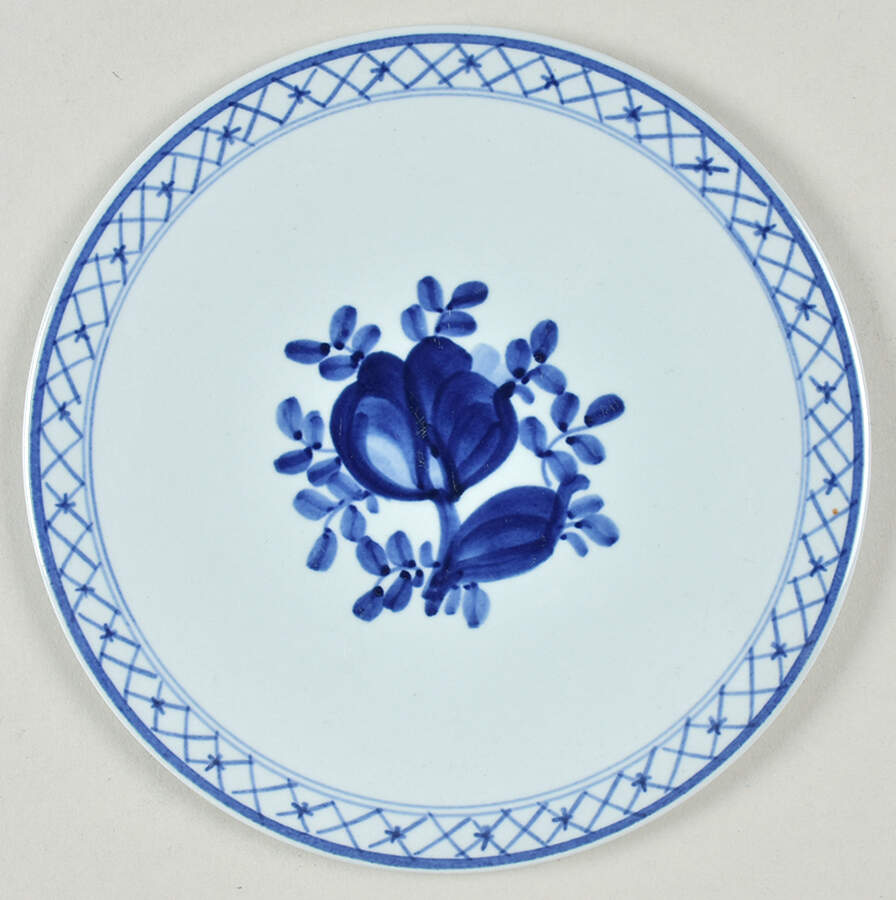 Tranquebar Blue (Rim, Narrow Lattice Band) Trivet by Royal Copenhagen-1