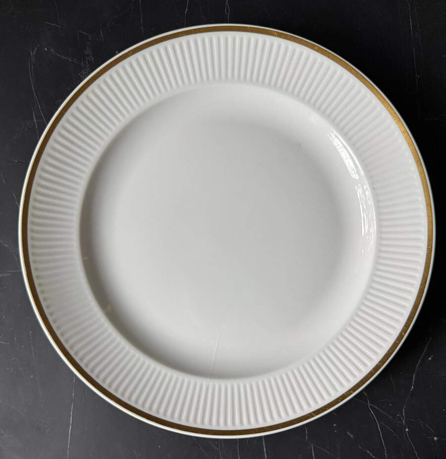 Tunna (Ribbed) Dinner Plate by Royal Copenhagen-1