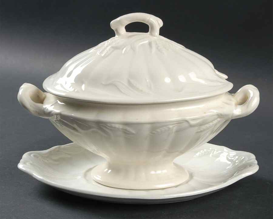 Wheat (Cream) Sauce Boat & Lid with Underplate by Royal Crownford-1