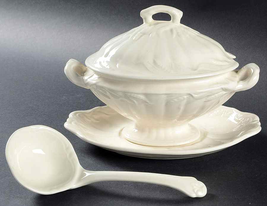 Wheat (Cream) Sauce Boat & Lid & Underplate & Ladle by Royal Crownford-1