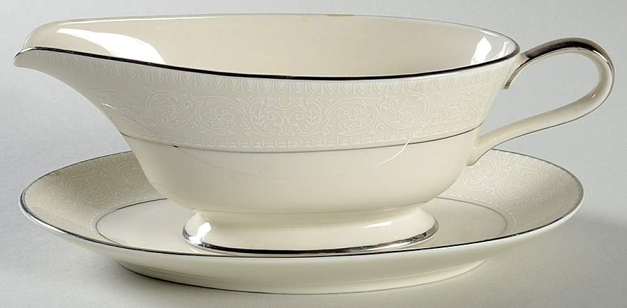 Belvedere Gravy Boat & Underplate by Royal Castle-1
