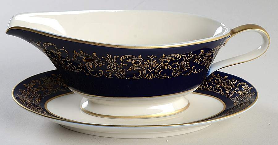 Calais Gravy Boat & Underplate by Royal Castle-1