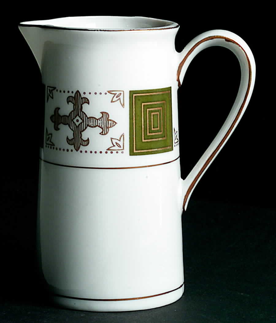 Brittany (Japan) Creamer by Royal Crown (Japan)-1