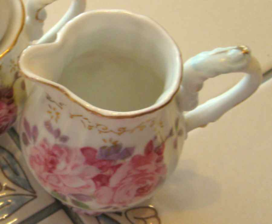 Chantilly Rose Creamer by Royal Crown (Japan)-1