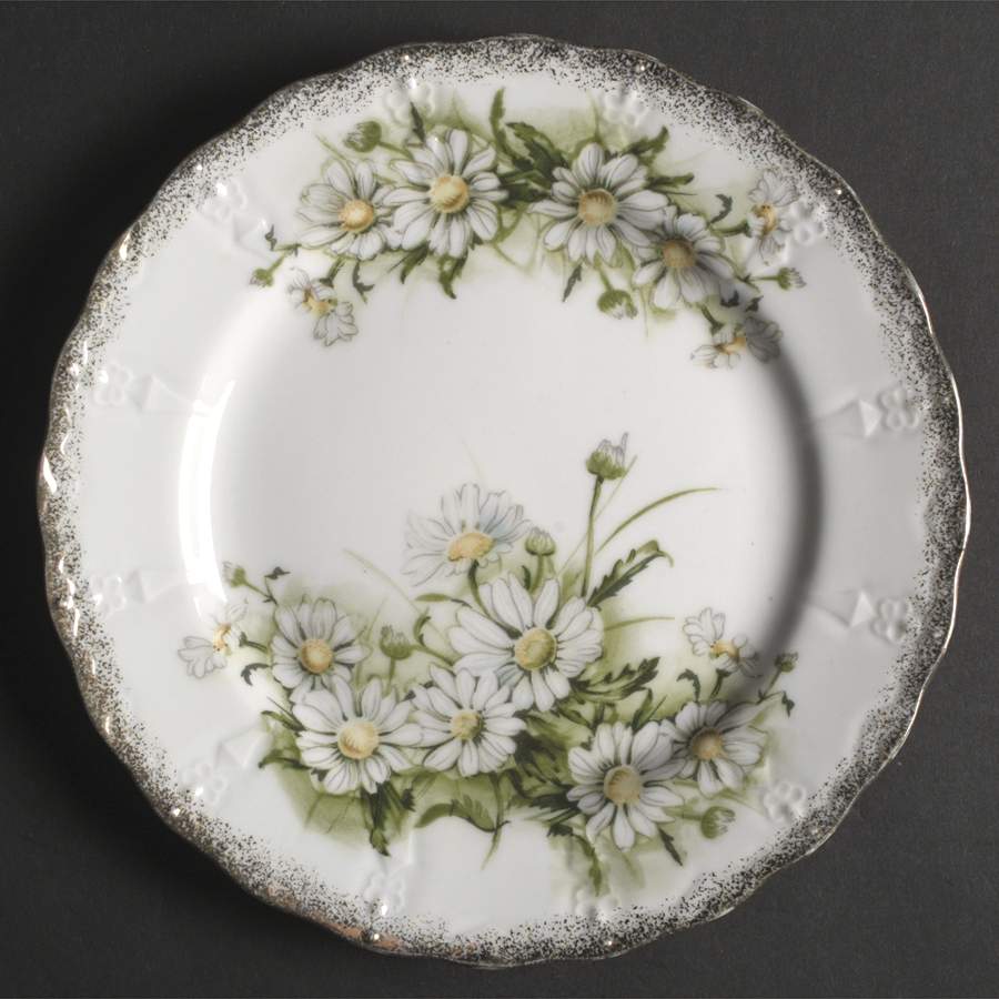 Daisy Bouquet Salad Plate by Royal Crown (Japan)-1