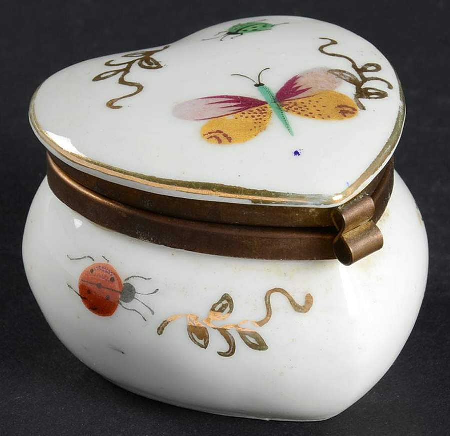 Spring Time Hinged Box by Royal Crown (Japan)-1