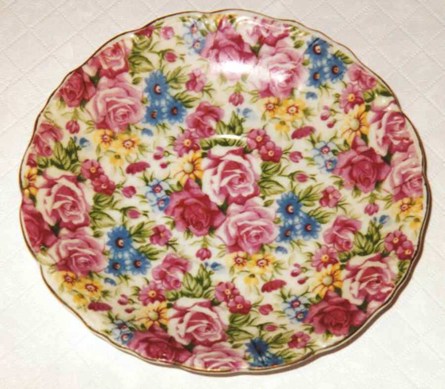 Sussex Bouquet Saucer by Royal Crown (Japan)-1