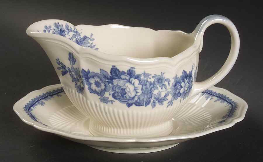 The Adelaide Gravy Boat & Underplate by Royal Doulton-1