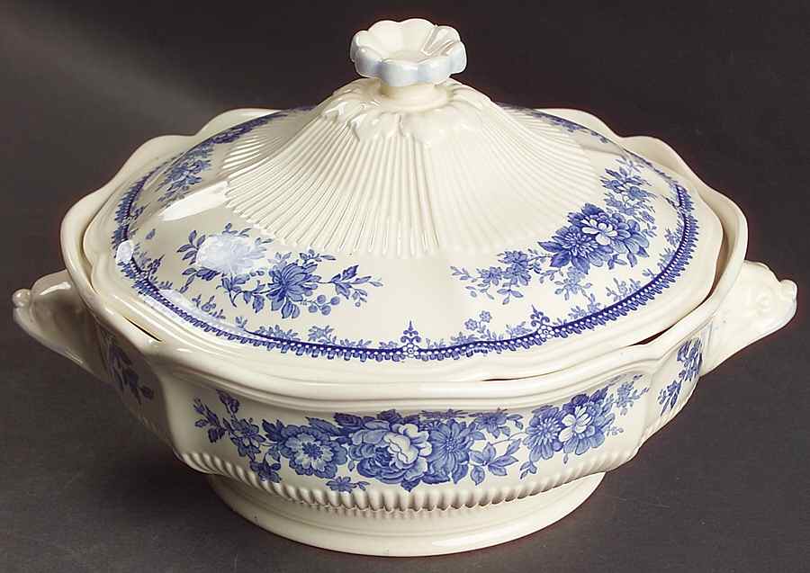 The Adelaide Round Covered Vegetable by Royal Doulton-1