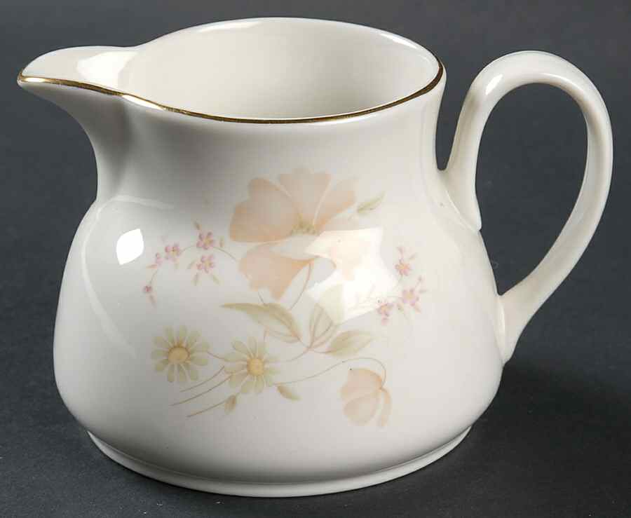 Allure Creamer by Royal Doulton-1