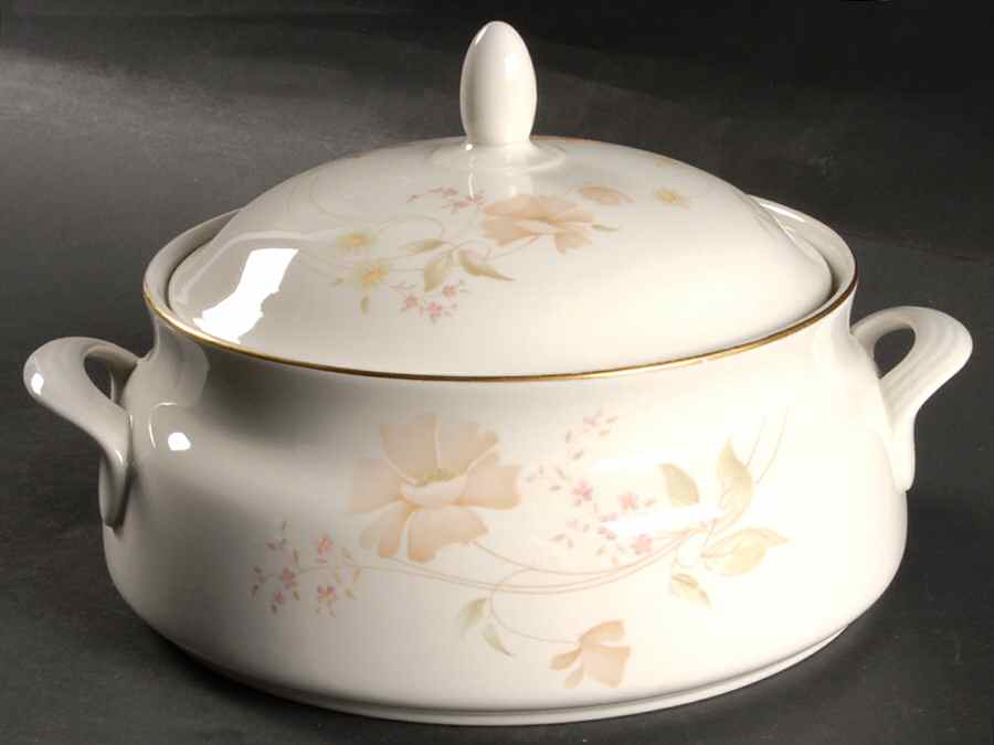 Allure Round Covered Vegetable by Royal Doulton-1