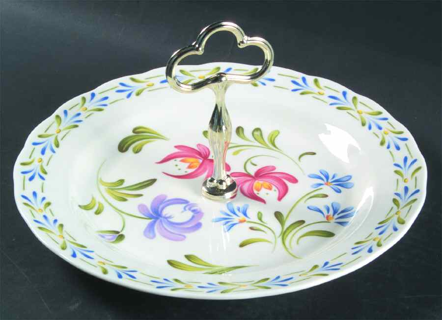 Ambleside Round Serving Plate with Handle (DP) by Royal Doulton-1