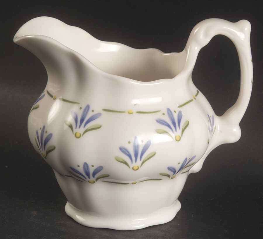 Ambleside Creamer by Royal Doulton-1