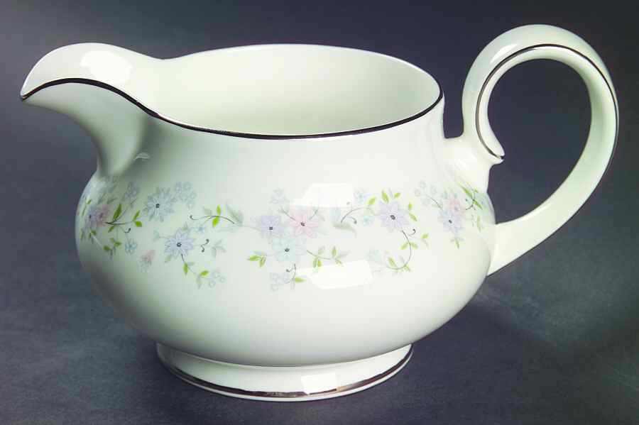 Amersham Gravy Boat by Royal Doulton-1