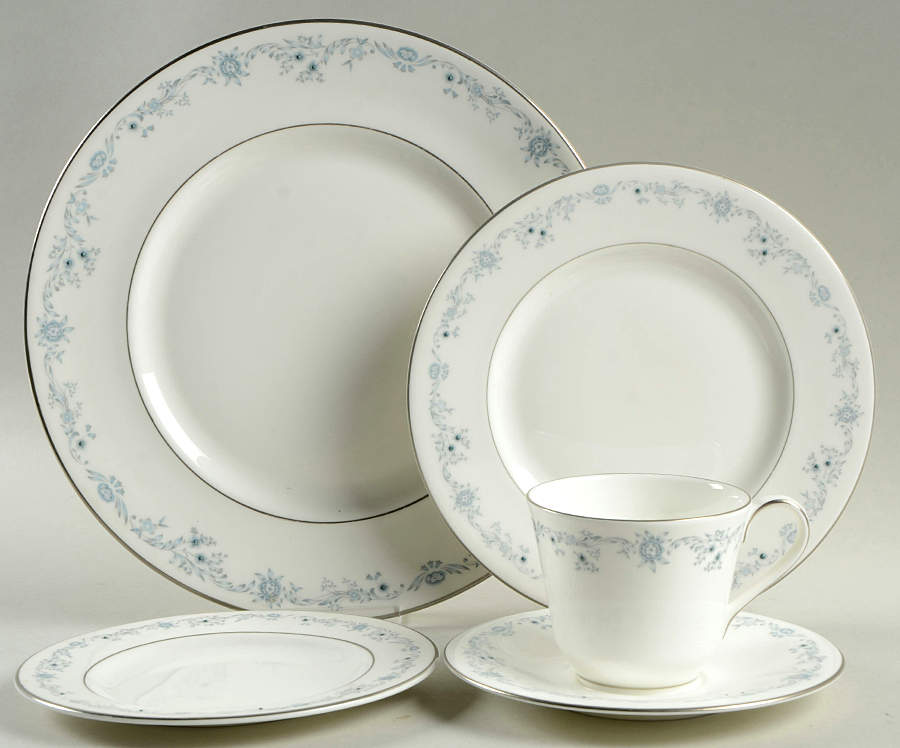 Angelique 40 Piece Estate Set by Royal Doulton-1