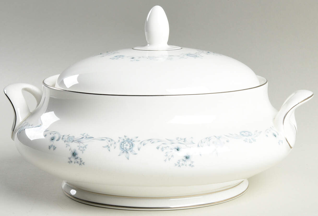 Angelique Round Covered Vegetable by Royal Doulton-1