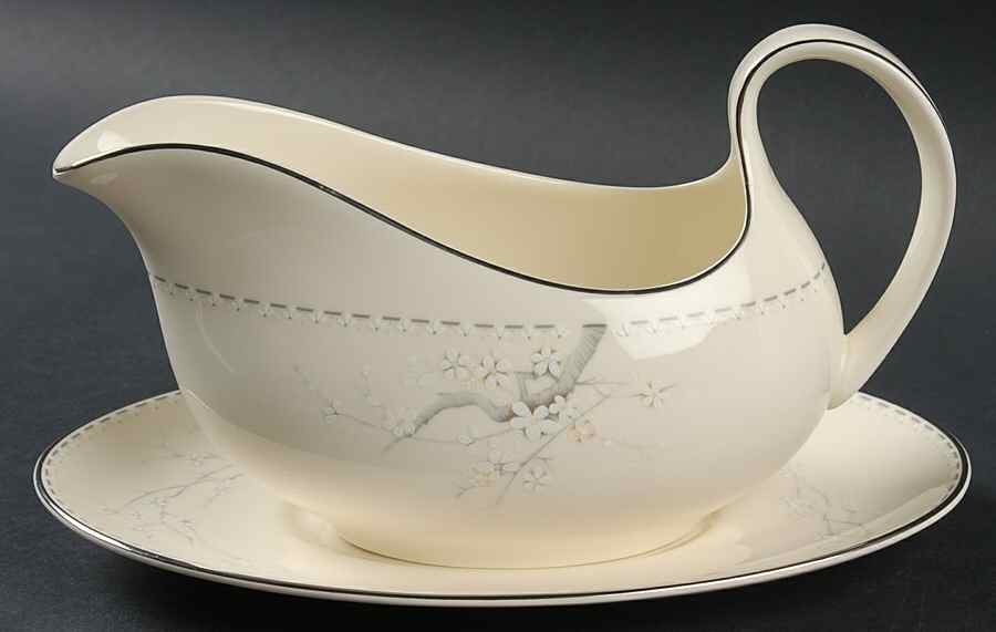 Angela Gravy Boat & Underplate by Royal Doulton-1
