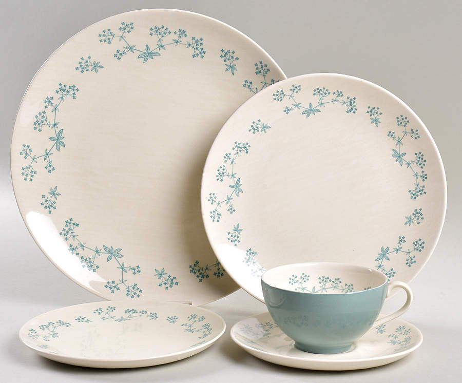 April Showers 5 Piece Place Setting by Royal Doulton-1