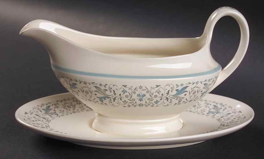 Arabesque Gravy Boat & Underplate by Royal Doulton-1