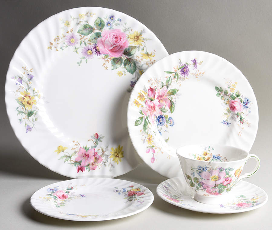 Arcadia (New, Smooth, Brown Green Backstamp) 5 Piece Place Setting by Royal Doulton-1