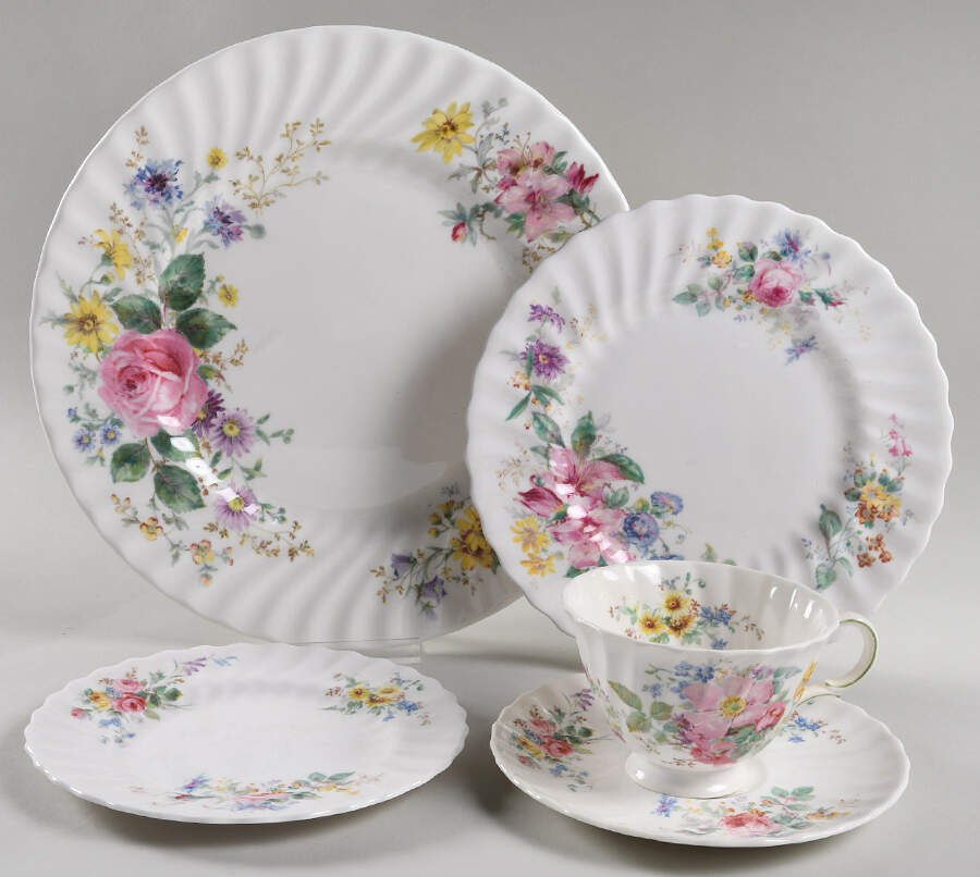 Arcadia (Older, Green Backstamp) 40  Piece Estate Set by Royal Doulton-1