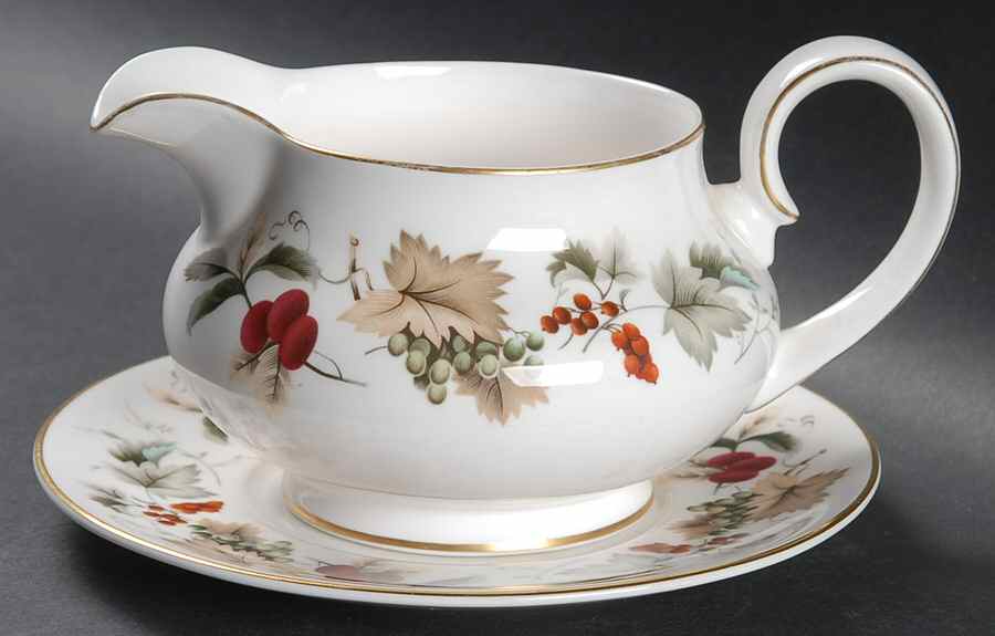 Ardon Gravy Boat & Underplate by Royal Doulton-1