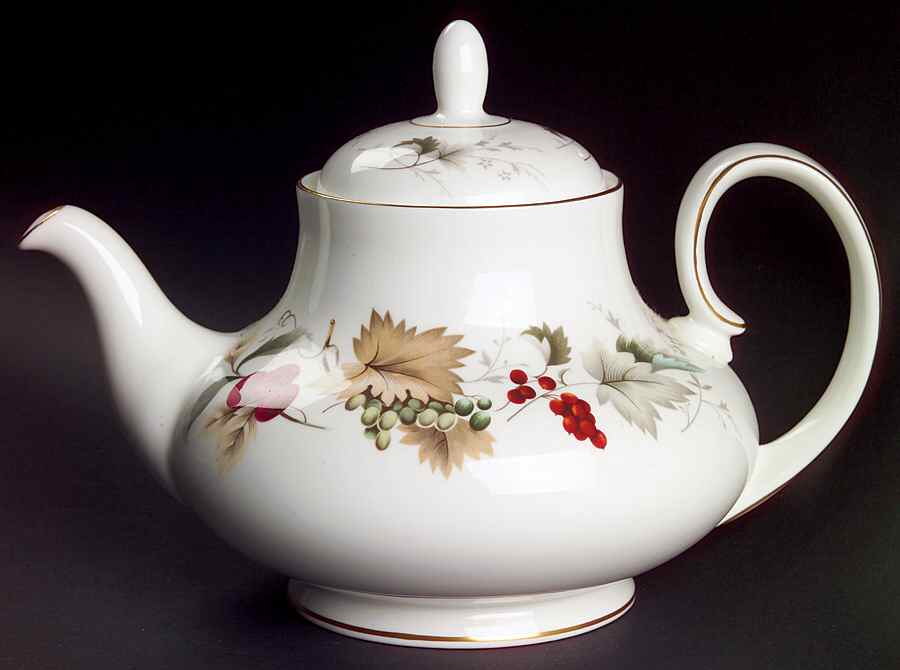 Ardon Teapot & Lid by Royal Doulton-1