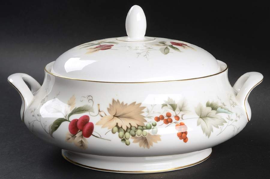 Ardon Round Covered Vegetable by Royal Doulton-1