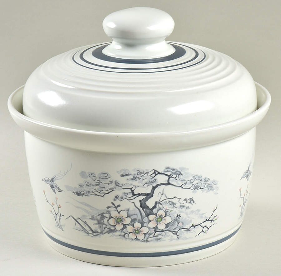 Asian Dawn 2.25 Qt Round Covered Casserole by Royal Doulton-1