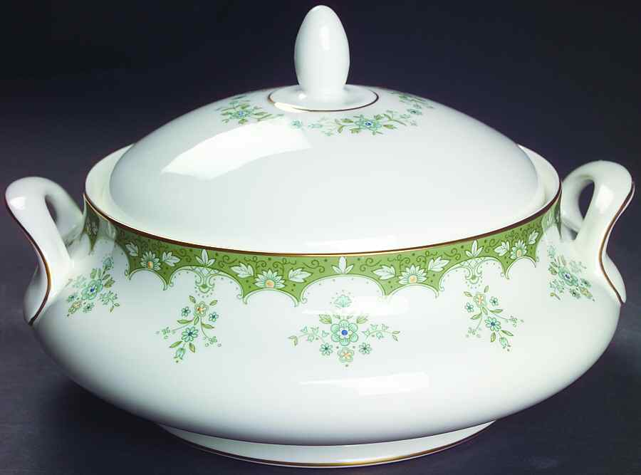 Ashmont Round Covered Vegetable by Royal Doulton-1