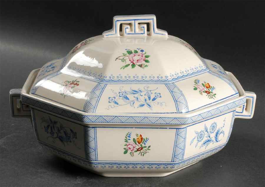 Astbury (Blue, Multicolor) Round Covered Vegetable by Royal Doulton-1