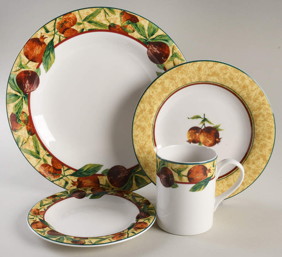 Augustine 32 Piece Estate Set by Royal Doulton-1