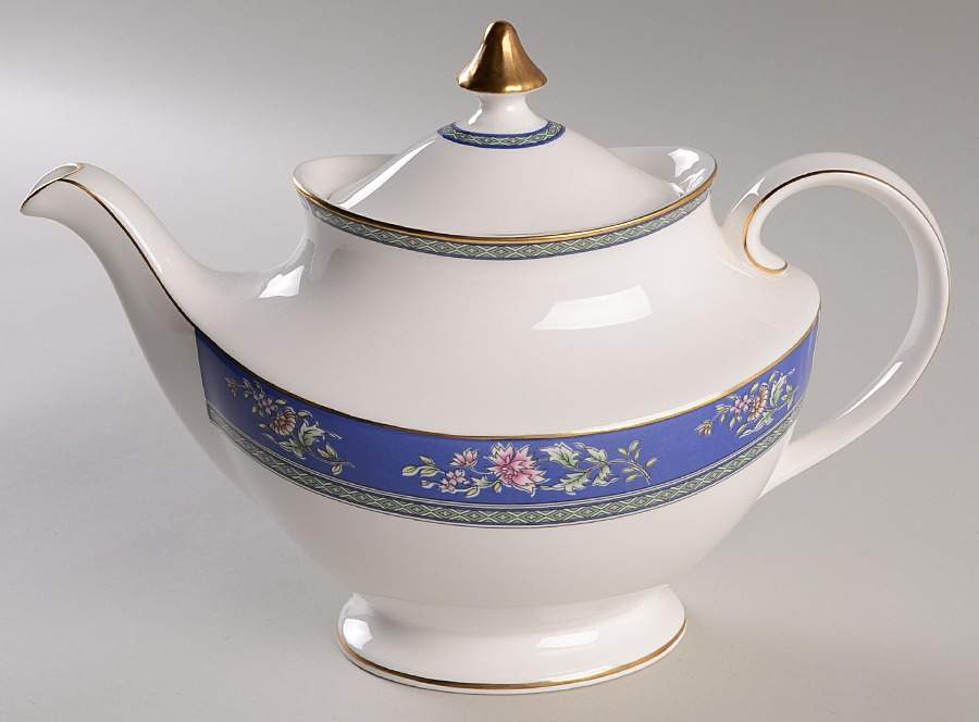 Austin Teapot & Lid by Royal Doulton-1