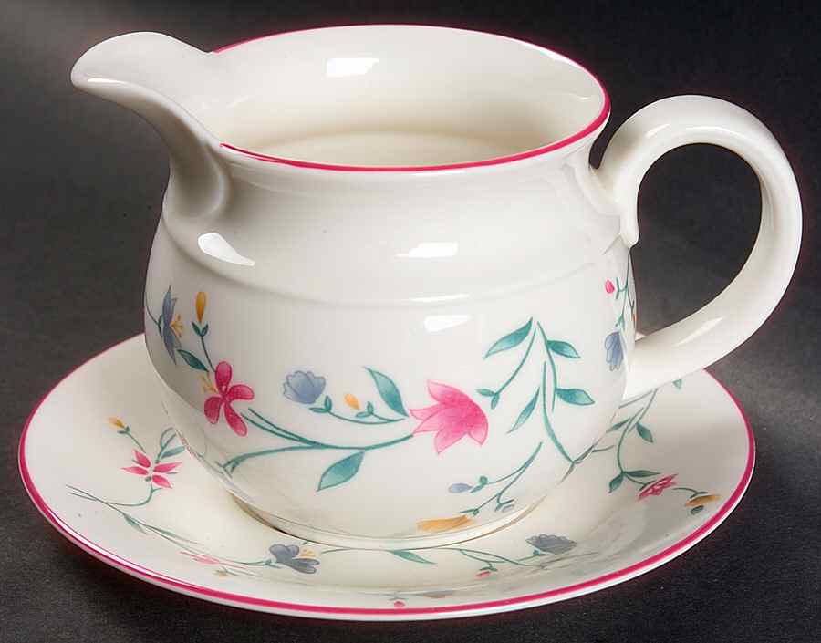 Avalon Gravy Boat & Underplate by Royal Doulton-1