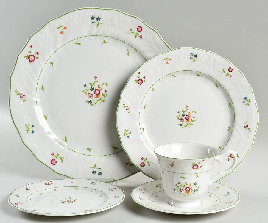 Avignon 40 Piece Estate Set by Royal Doulton-1