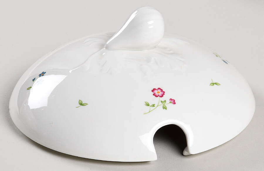 Avignon Lid for Tureen by Royal Doulton-1