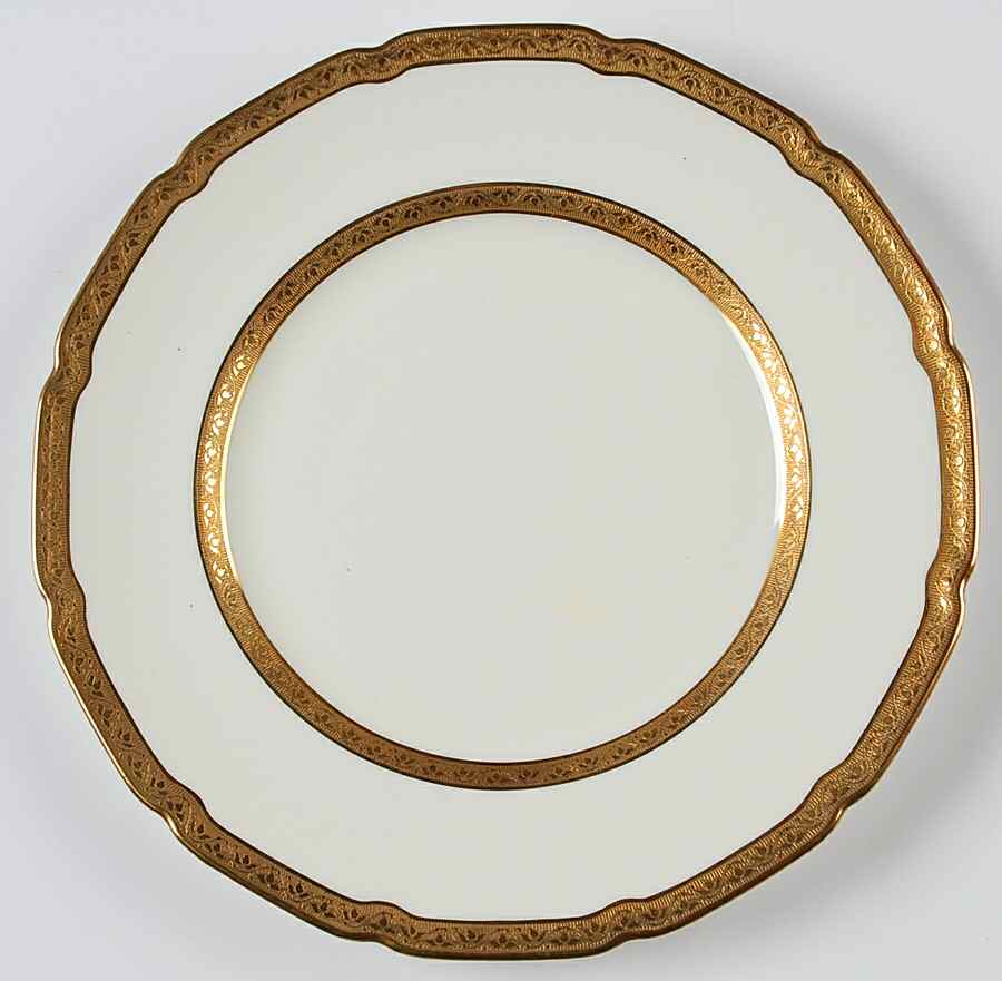 The Balmoral Luncheon Plate by Royal Doulton-1